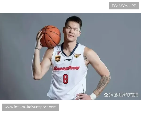 中国篮球国家队进攻策略中小前锋角色的战术价值，篮球小前锋进攻站位