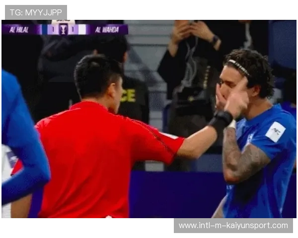 努涅斯禁区内抢点头球建功,皮球反弹入网 努涅斯禁区内抢点头球建功,皮球反弹入网